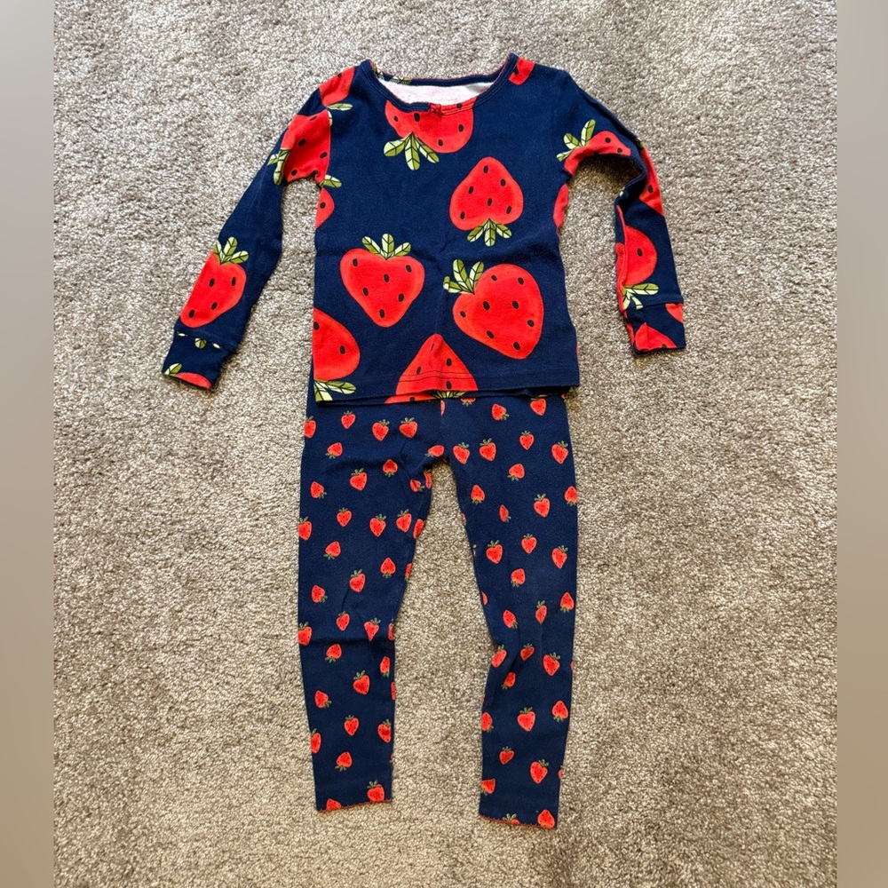 🌼5/$10🌼Carter's blue and red strawberry design pajama set 3t